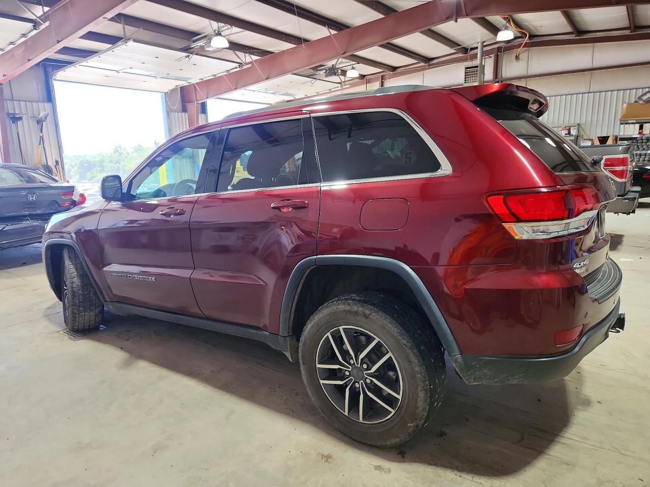 2020 Jeep Grand Cherokee Laredo - Фото 2