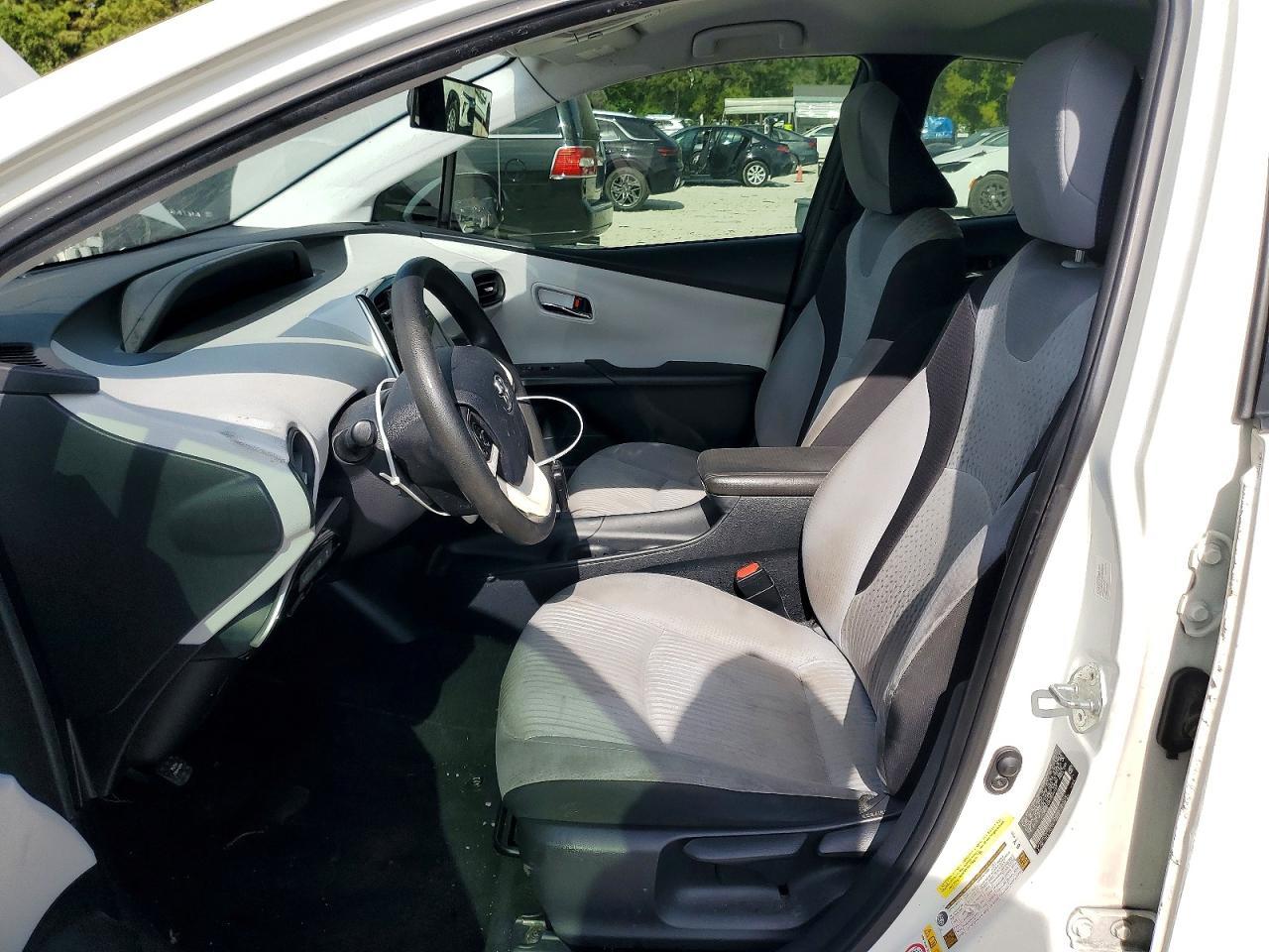 2017 Toyota Prius Two - Image 7