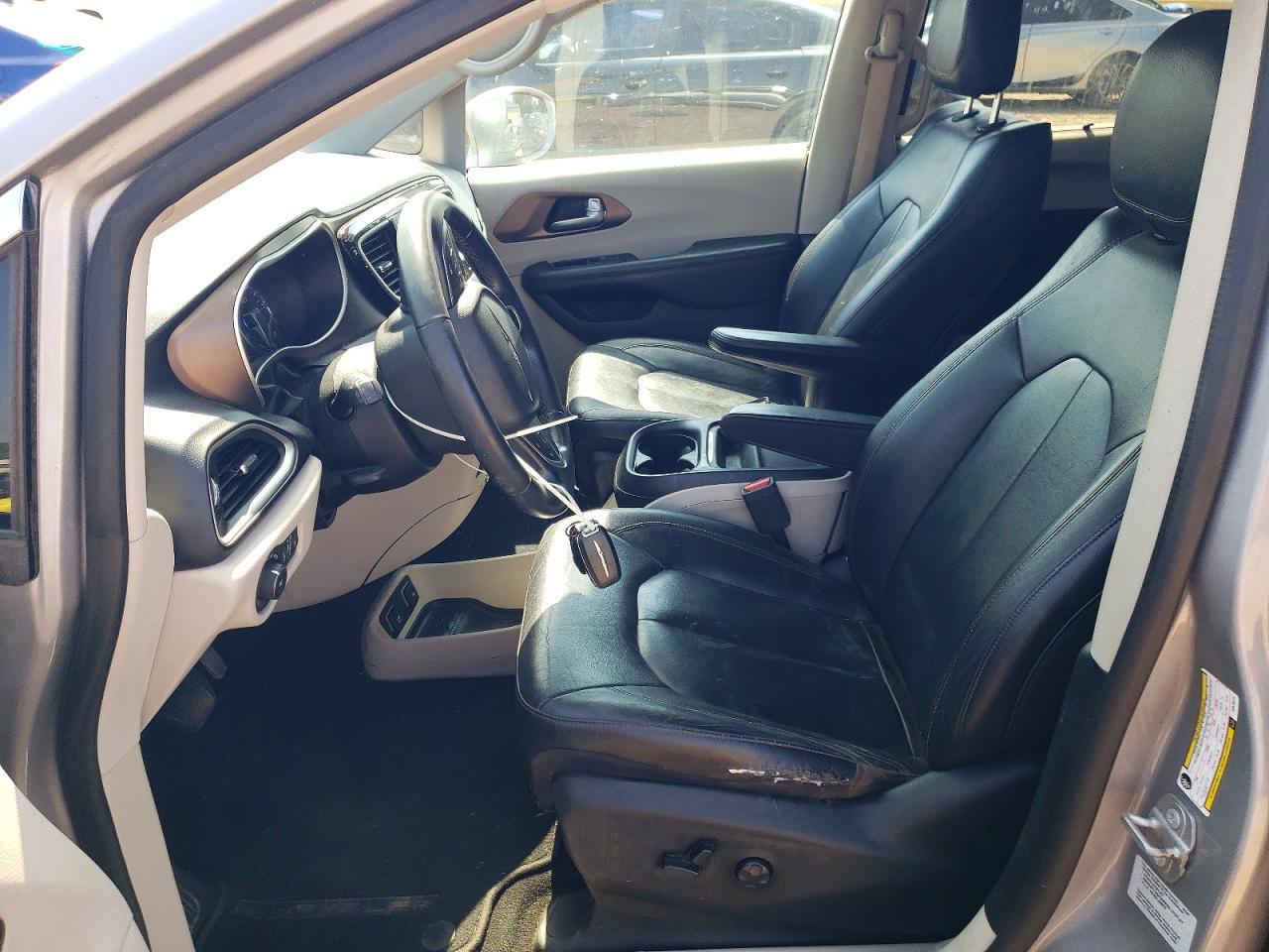 2017 Chrysler Pacifica Touring L - Фото 7