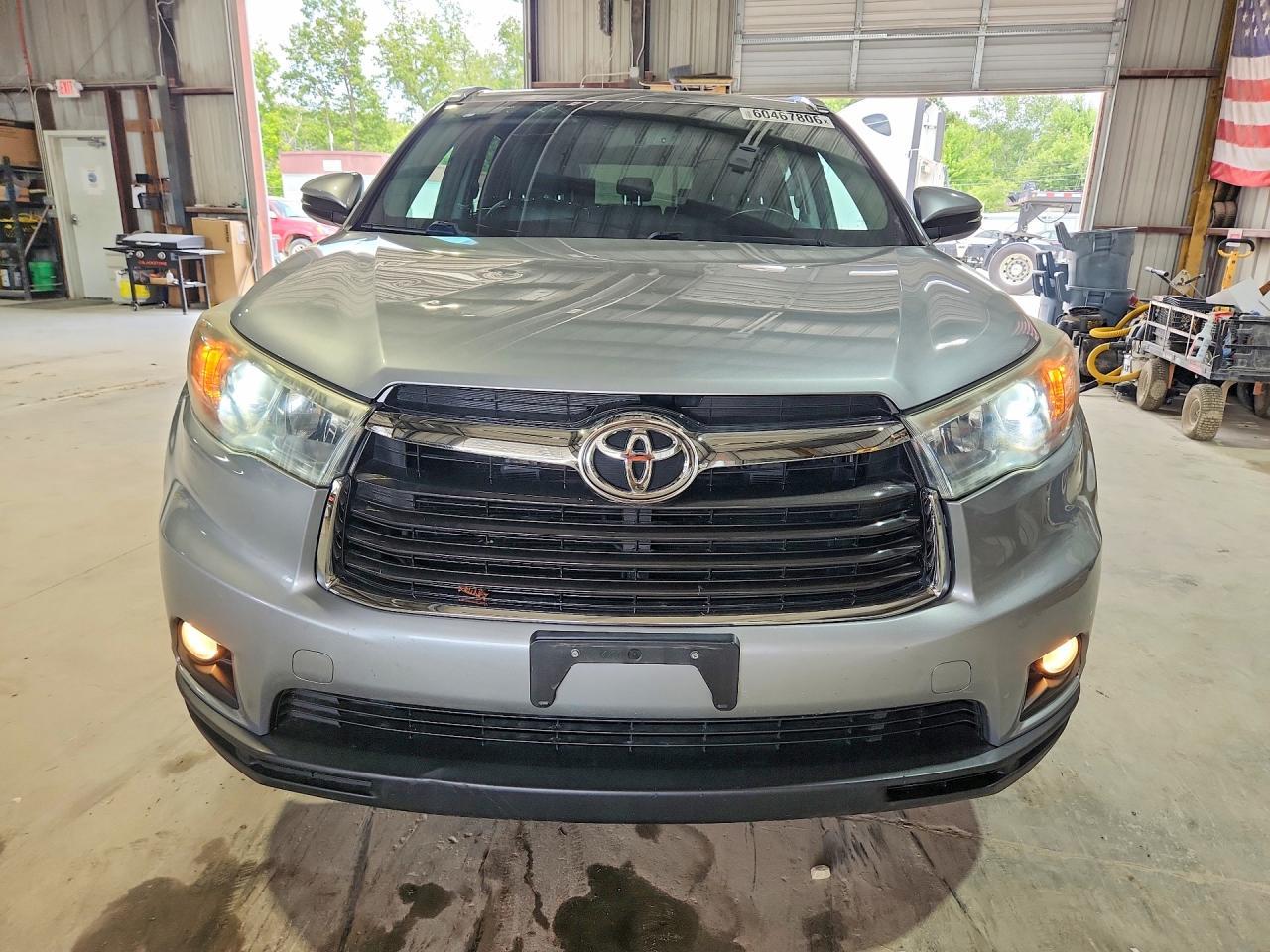 2015 Toyota Highlander Xle - Image 5