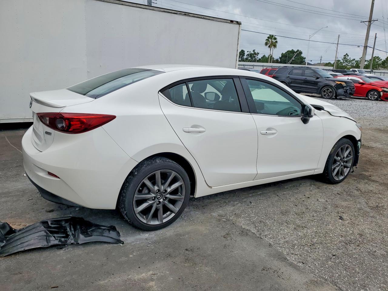 2018 Mazda 3 Touring - Image 3