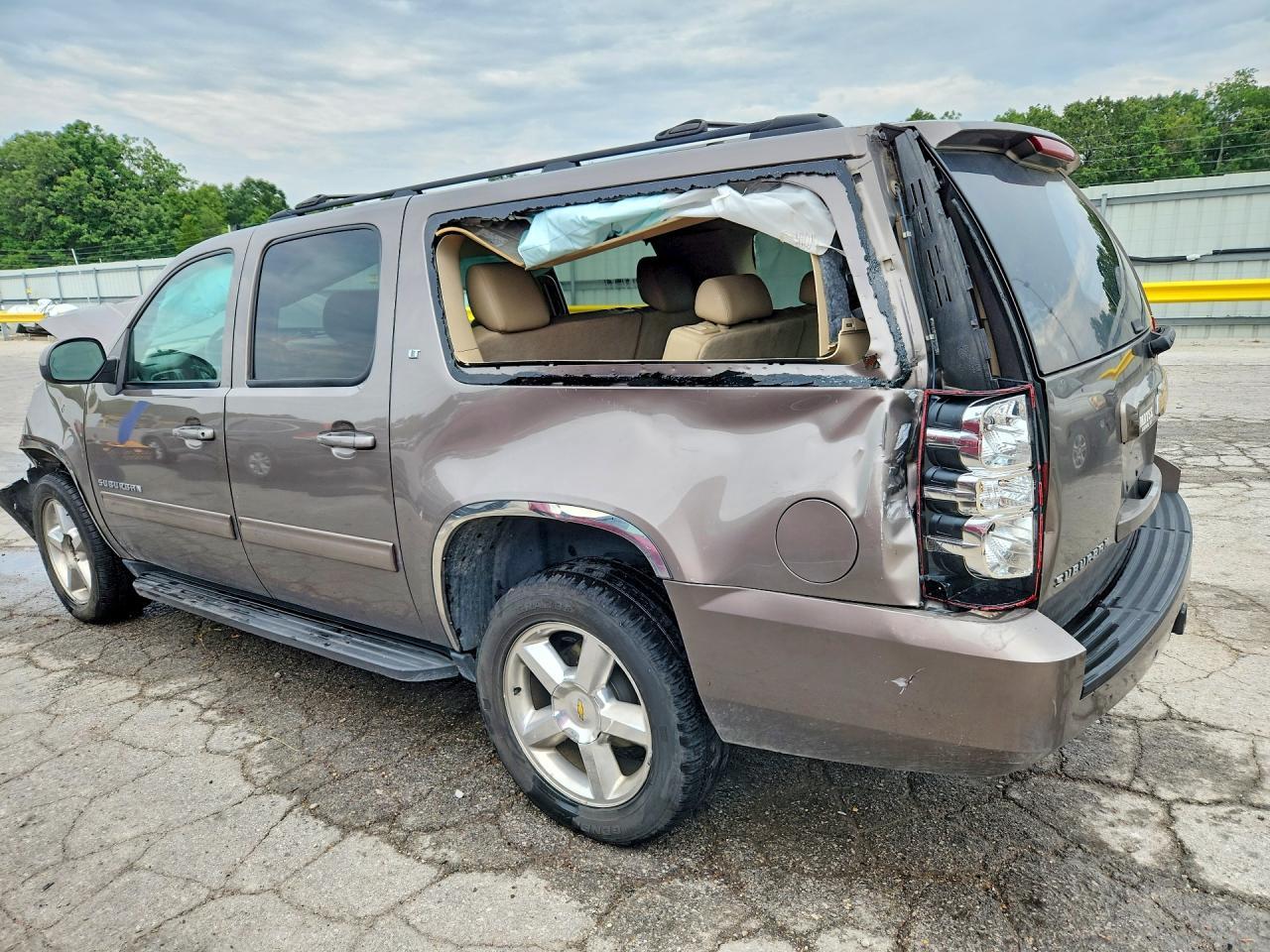 2013 Chevrolet Suburban K1500 Lt - Фото 2