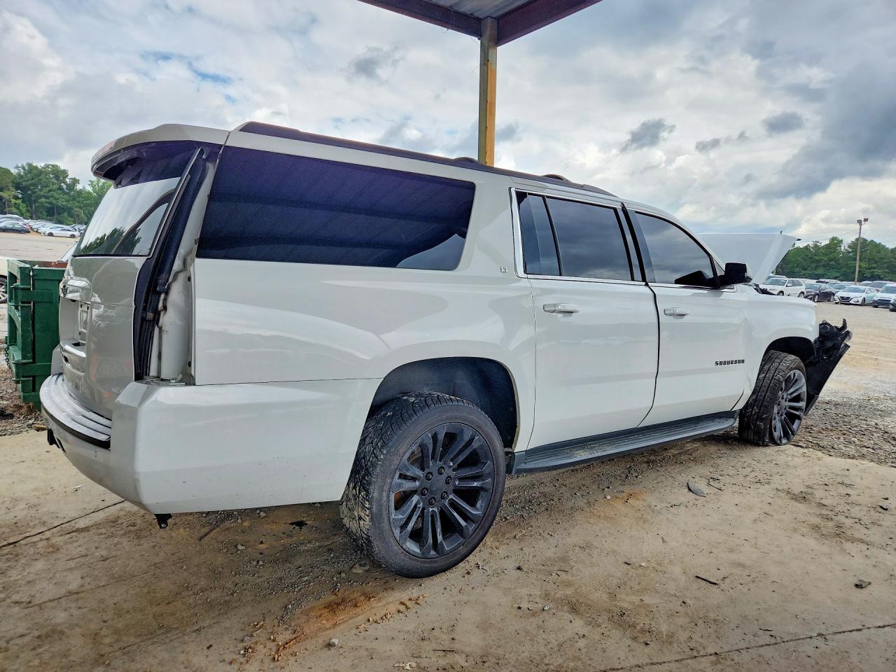 2018 Chevrolet Suburban K1500 Lt - Image 3
