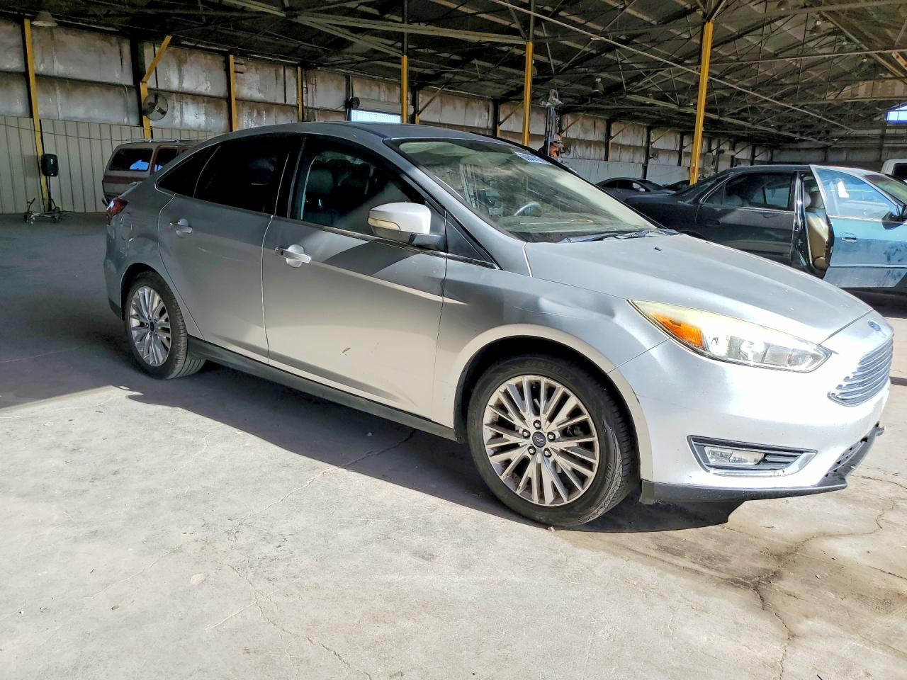 2017 Ford Focus Titanium - Фото 4