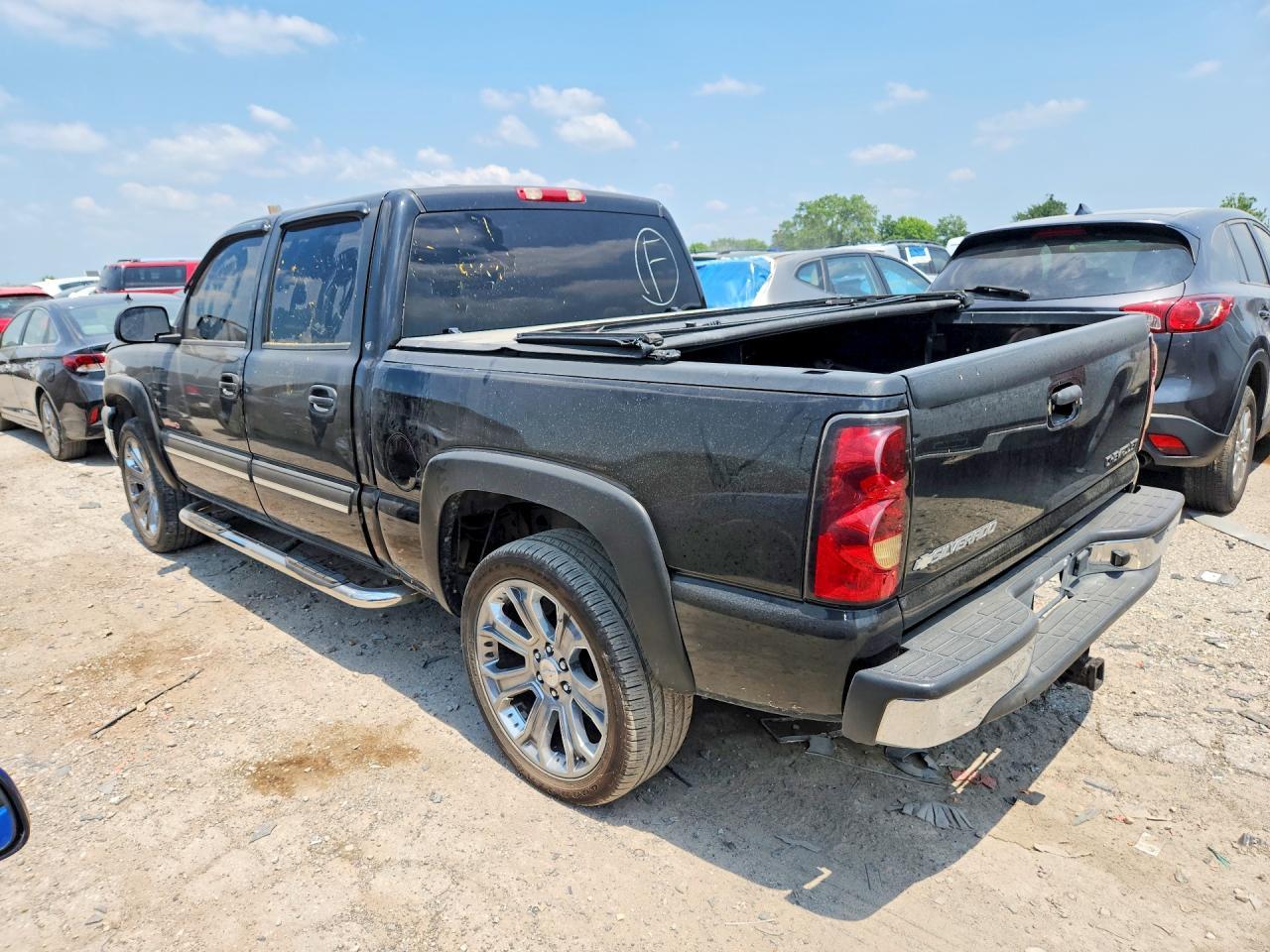 2005 Chevrolet Silverado K1500 - Фото 2