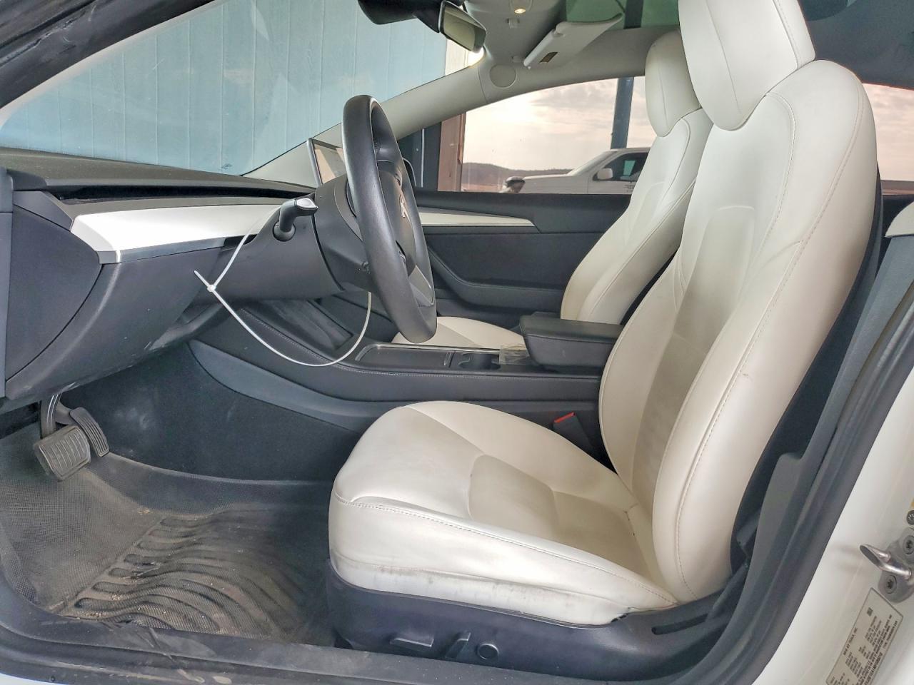 2021 Tesla Model 3 - Image 7