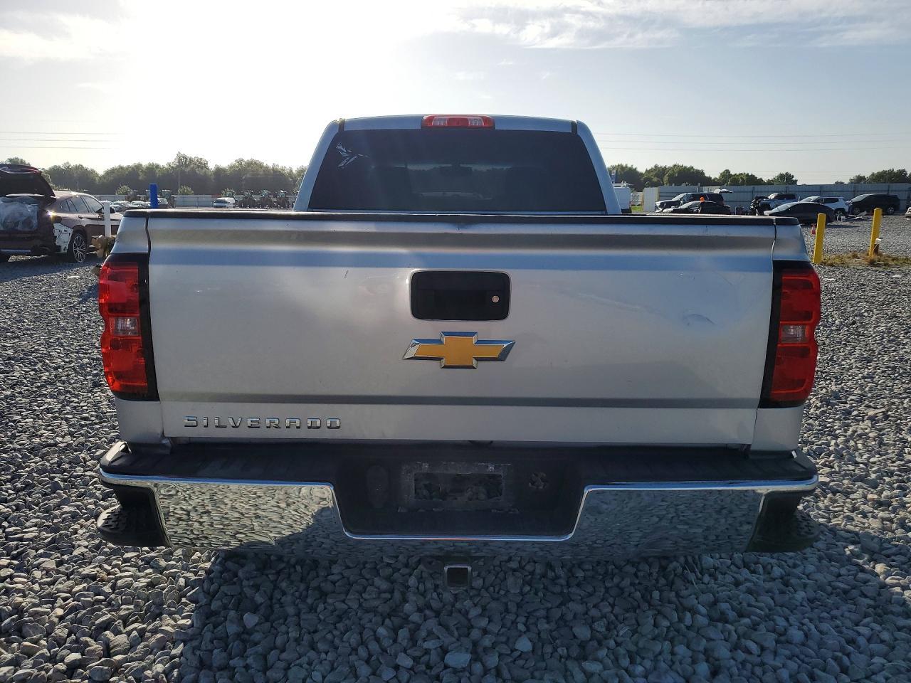 2017 Chevrolet Silverado K1500 Custom - Image 6