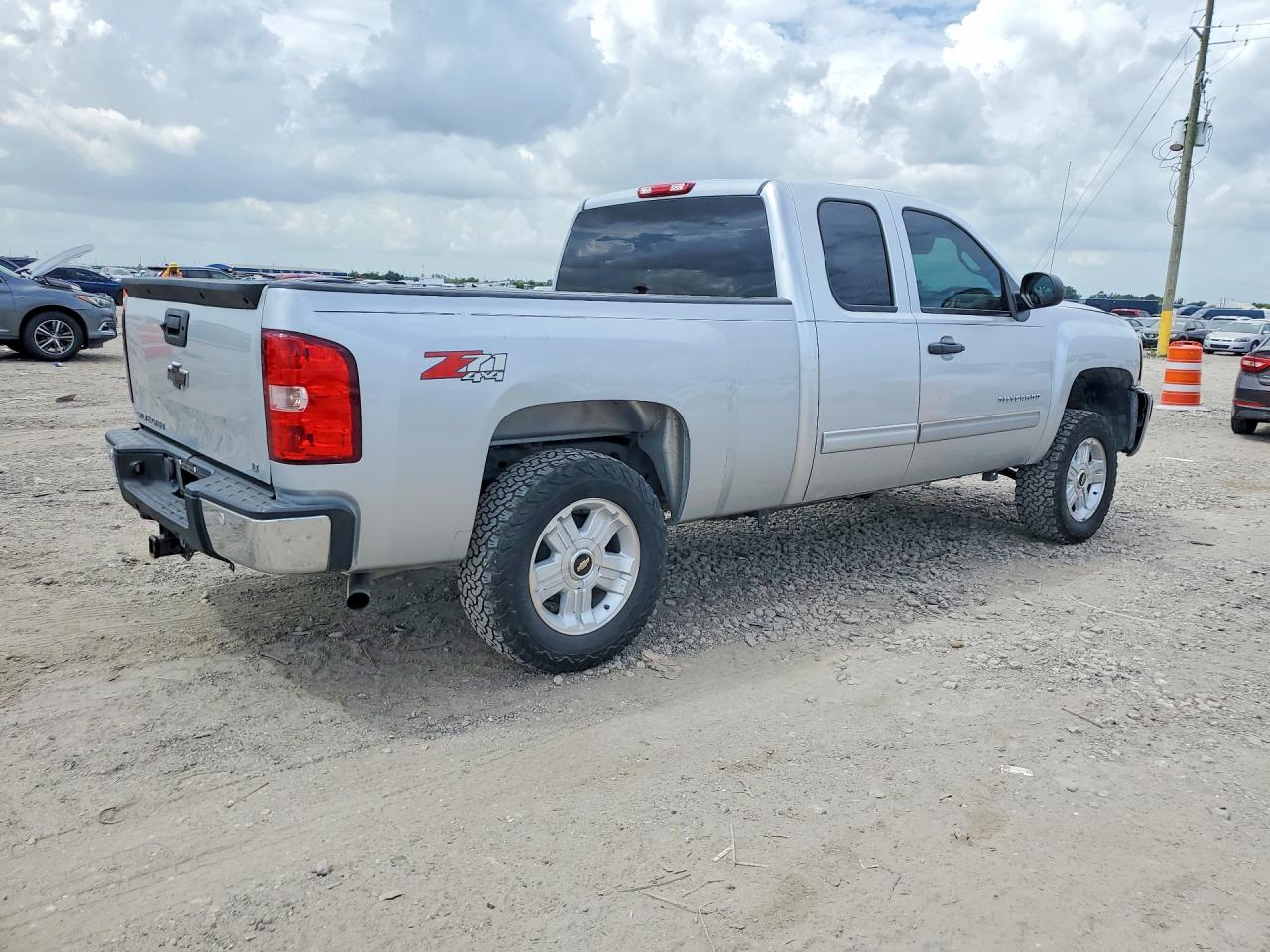 2013 Chevrolet Silverado K1500 Lt - Image 3