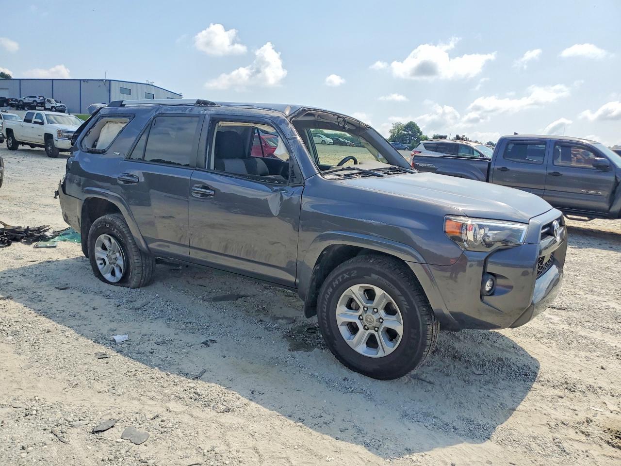 2021 Toyota 4Runner Sr5 - Image 4