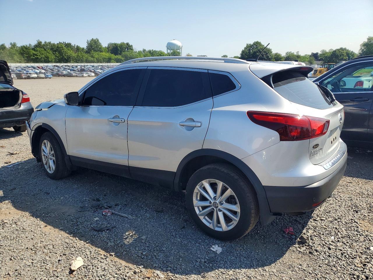 2019 Nissan Rogue Sport Sv - Image 2