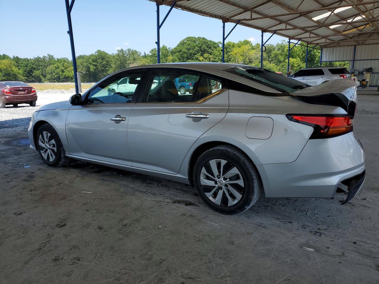 2021 Nissan Altima - Фото 2