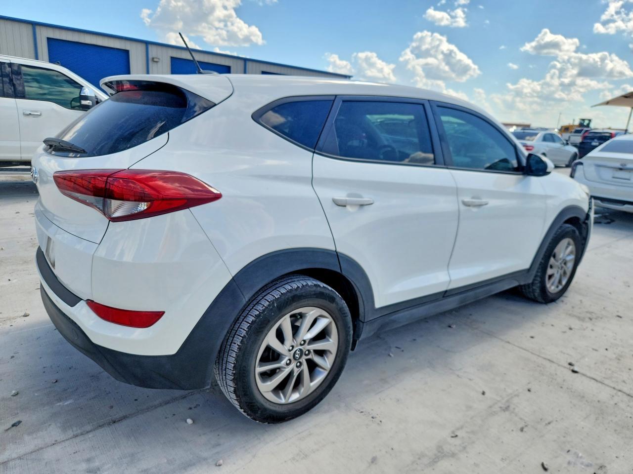 2017 Hyundai Tucson Se - Image 3