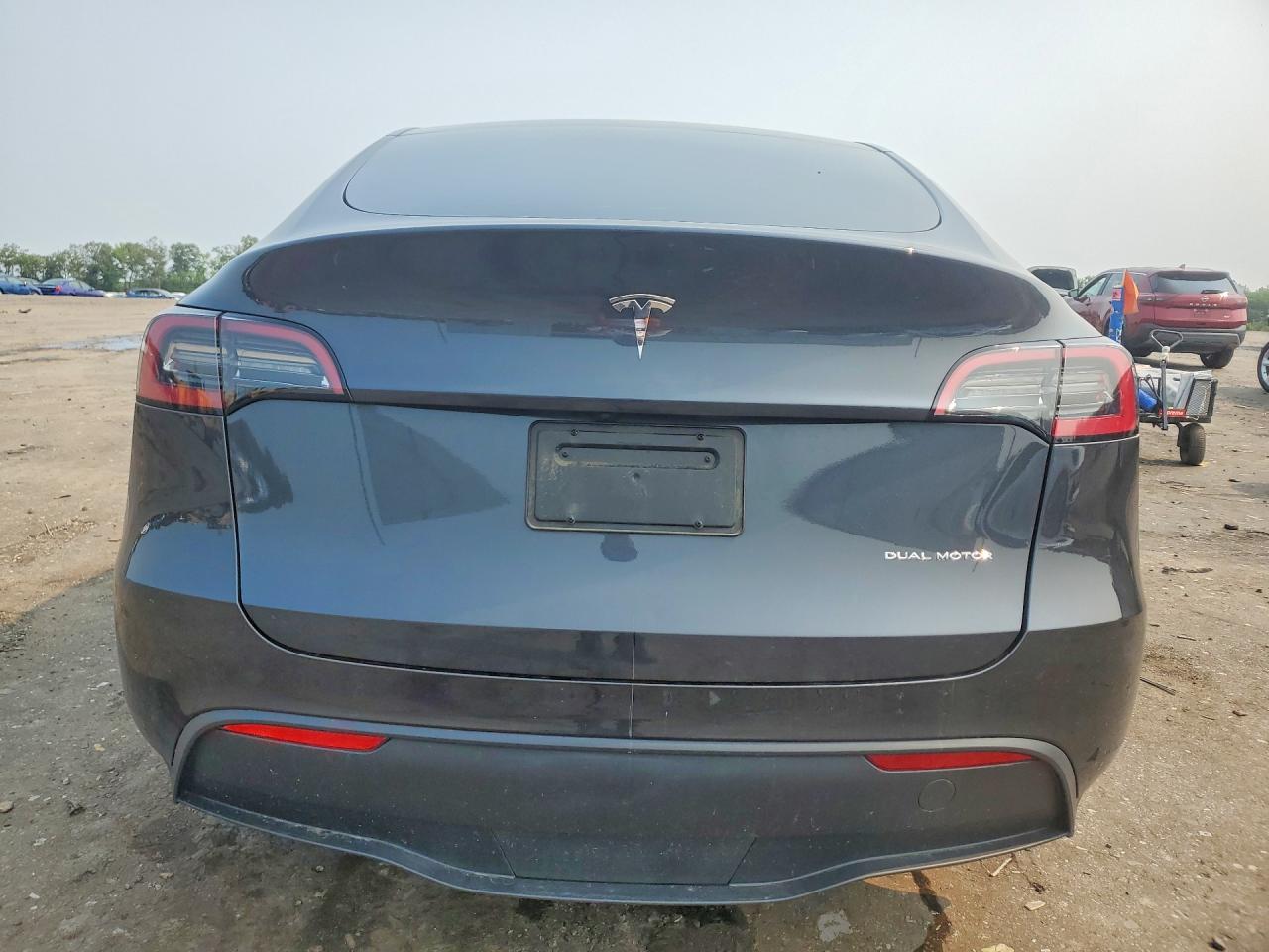 2024 Tesla Model Y - Фото 6