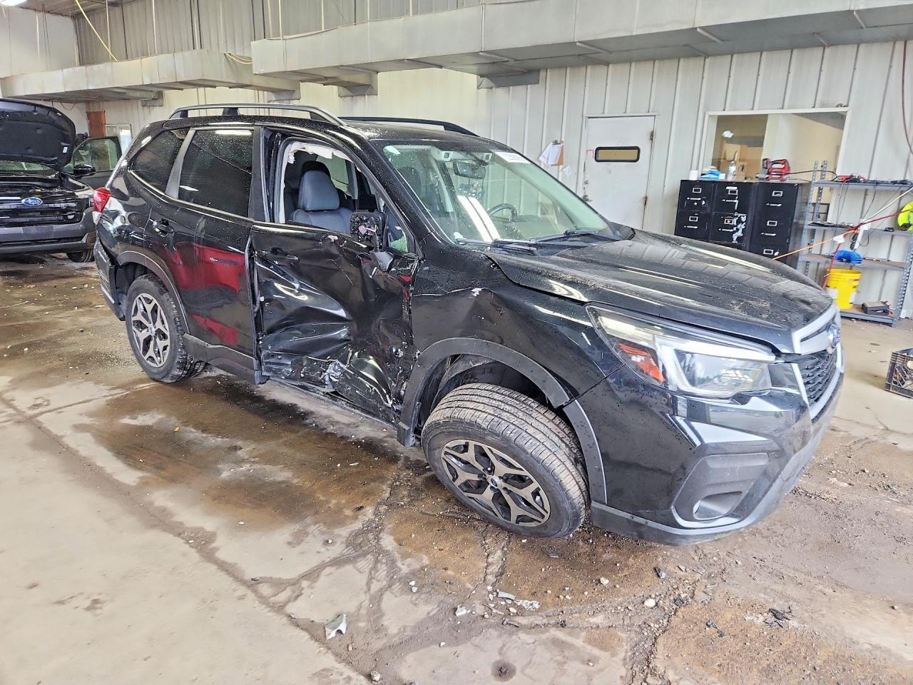 2021 Subaru Forester Premium - Фото 4