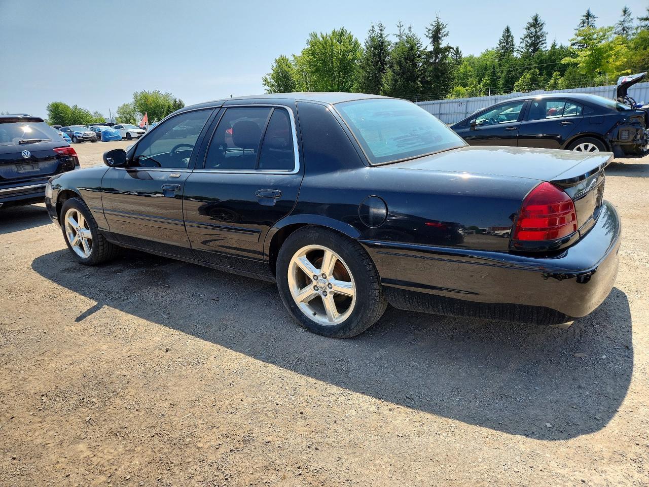 2003 Mercury Marauder - Image 2