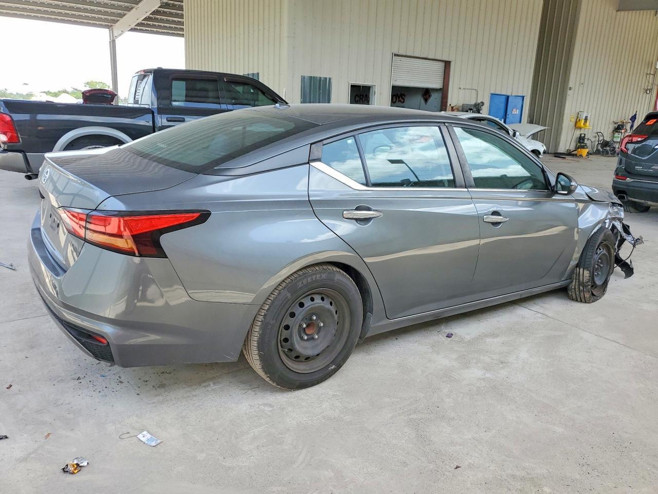 2020 Nissan Altima S - Image 3
