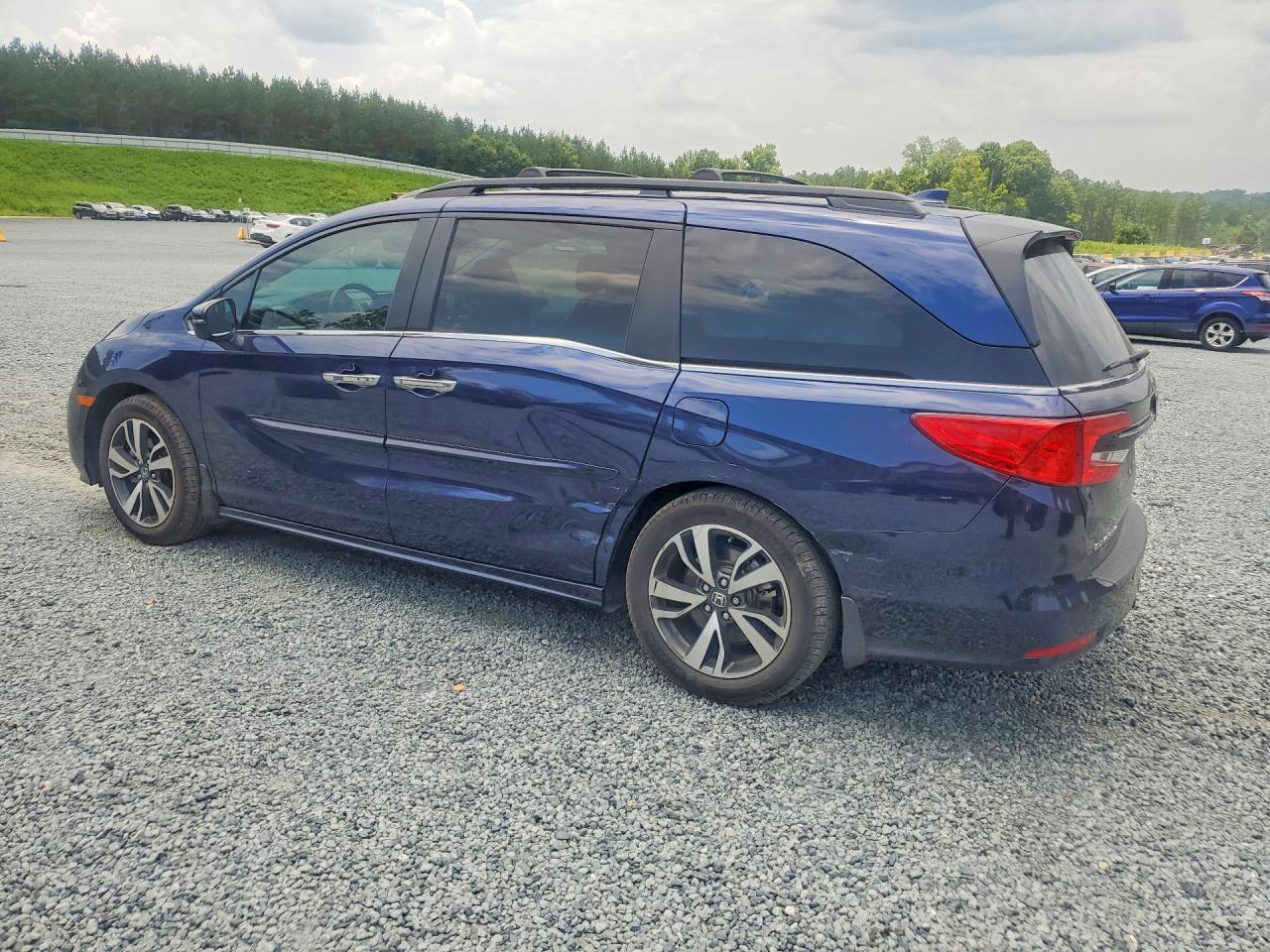 2023 Honda Odyssey Touring - Фото 2