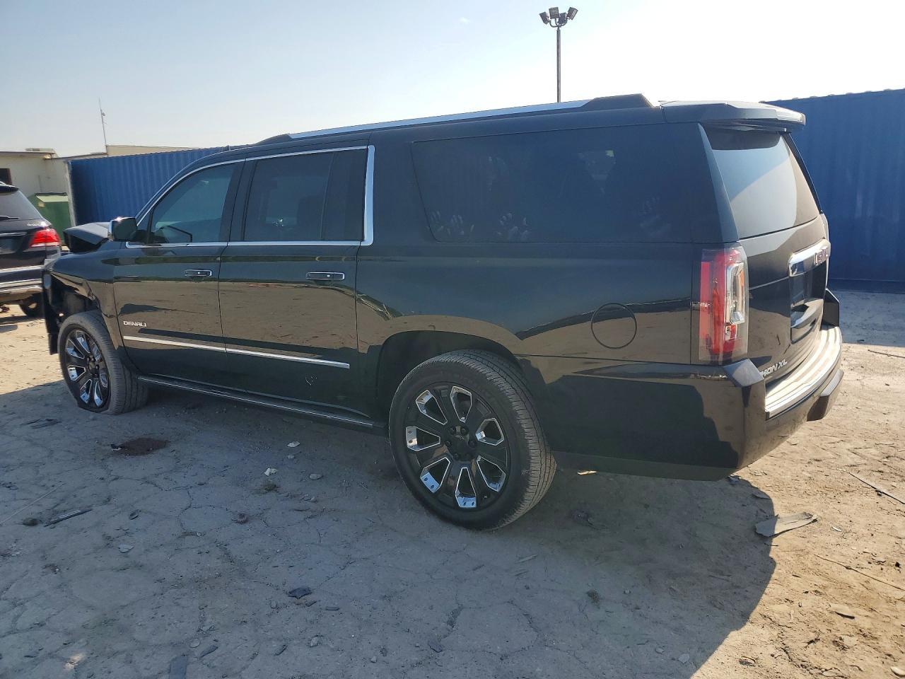 2018 GMC Yukon Xl Denali - Фото 2
