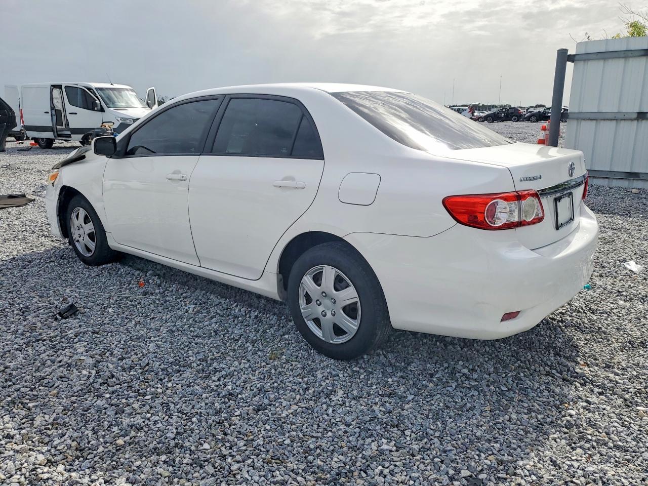 2011 Toyota Corolla Le - Фото 2