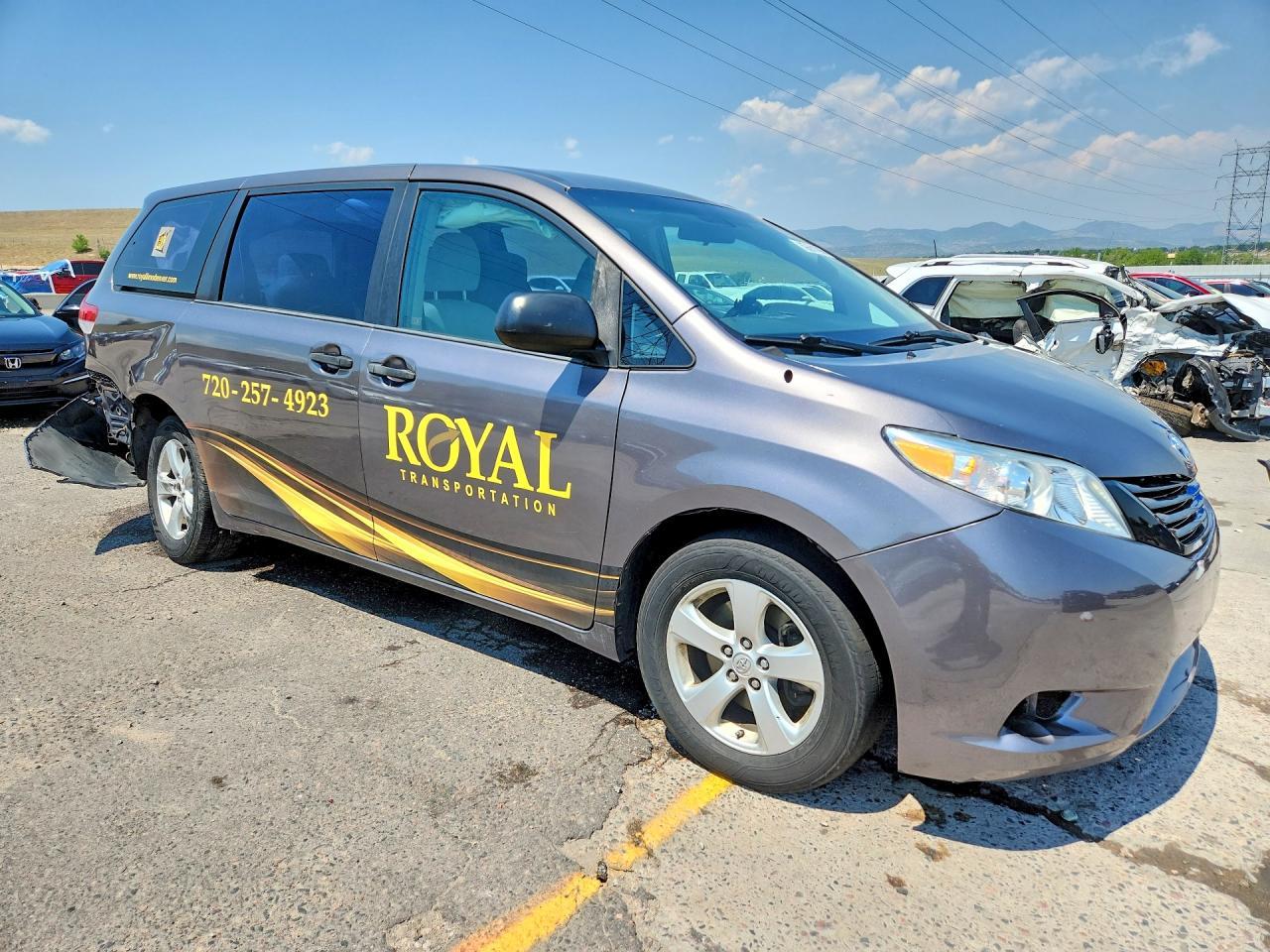 2013 Toyota Sienna L 7-Passenger - Фото 4