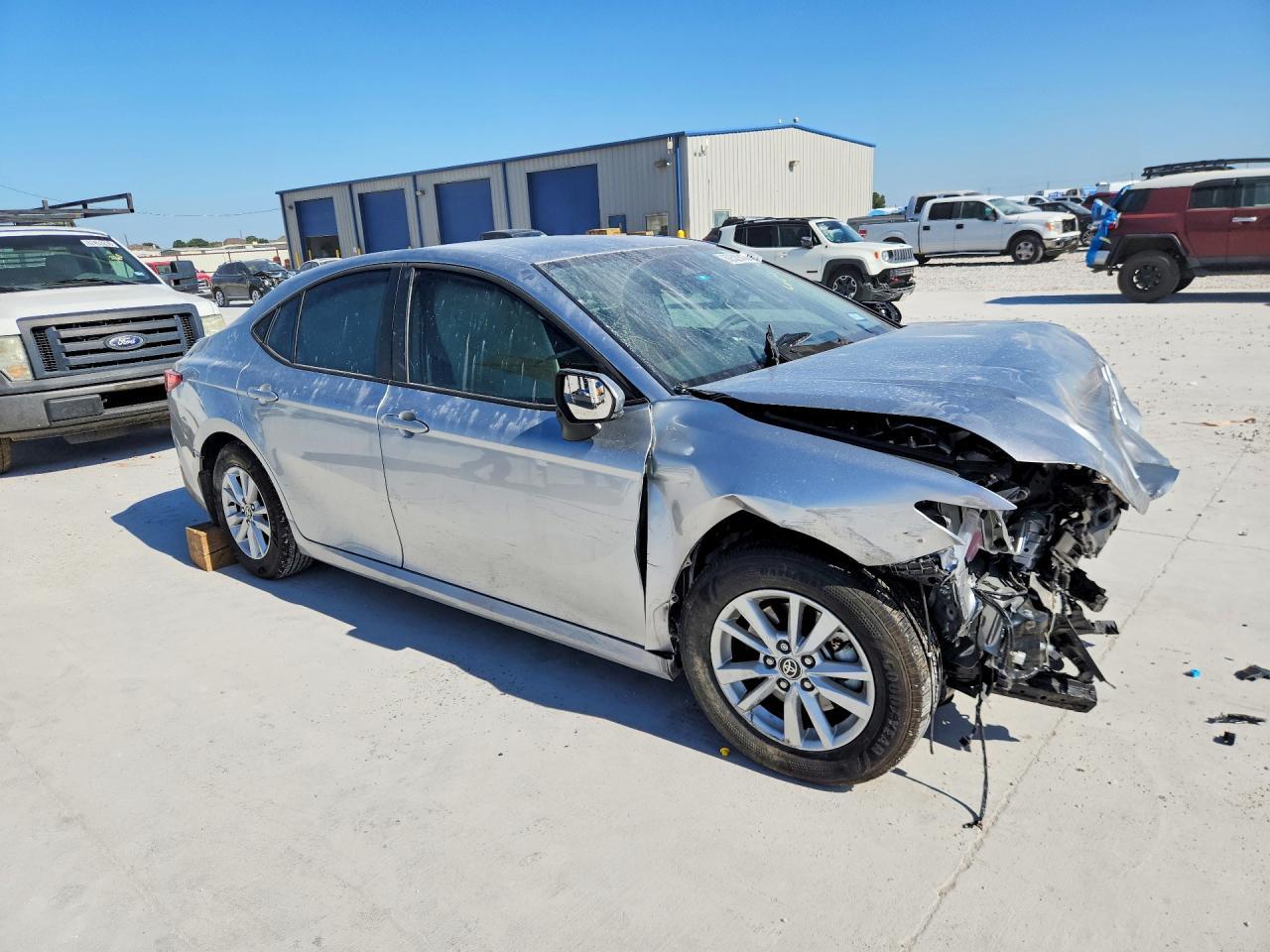 2025 Toyota Camry Le - Фото 4
