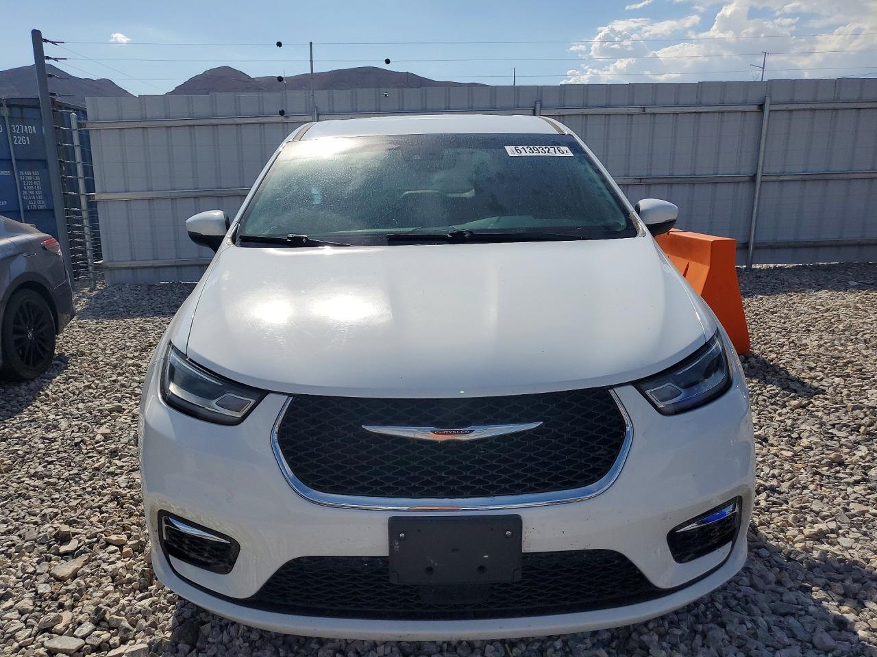 2023 Chrysler Pacifica Touring L - Image 5