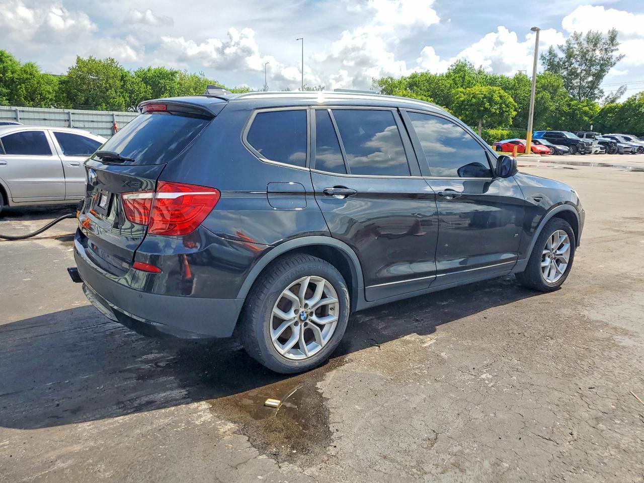 2013 BMW X3 xDrive28I - Image 3