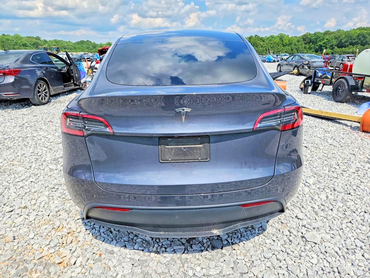 2023 Tesla Model Y - Фото 6