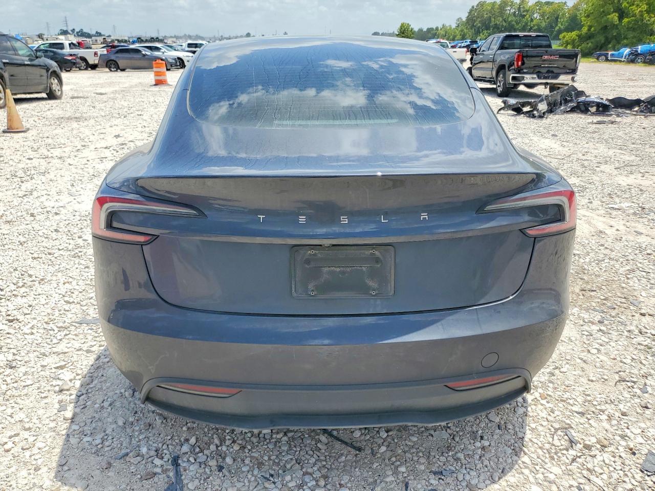 2024 Tesla Model 3 - Image 6