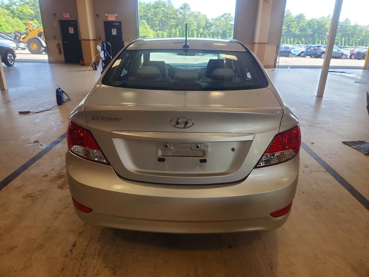 2014 Hyundai Accent Gls - Фото 6