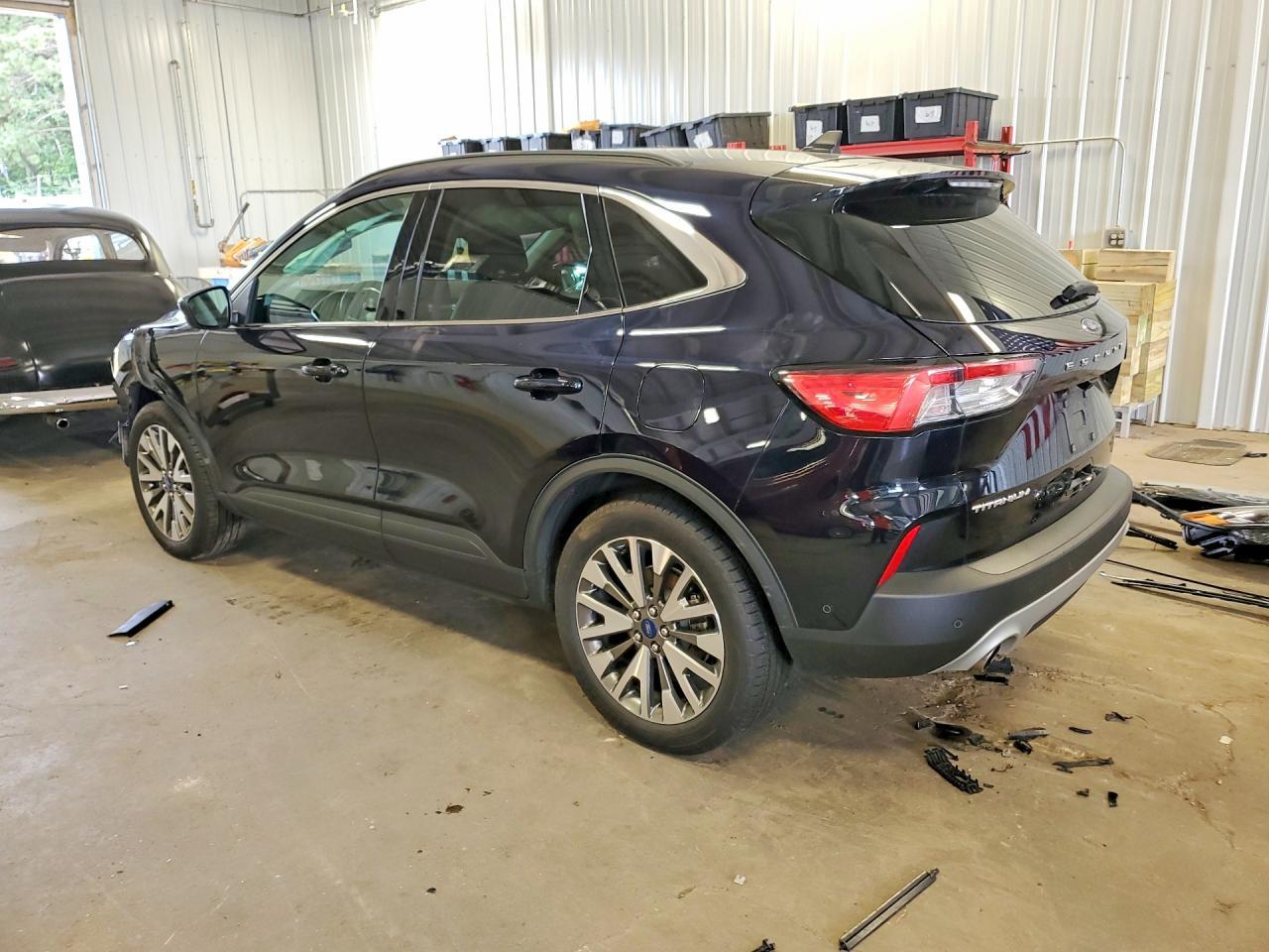 2021 Ford Escape Titanium - Фото 2