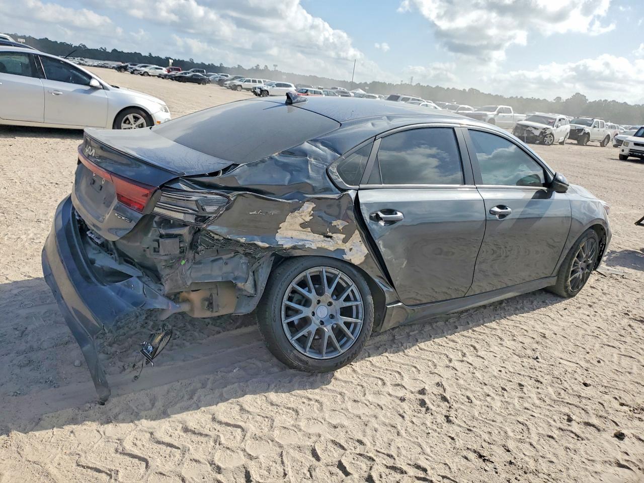 2024 Kia Forte Gt Line - Image 3