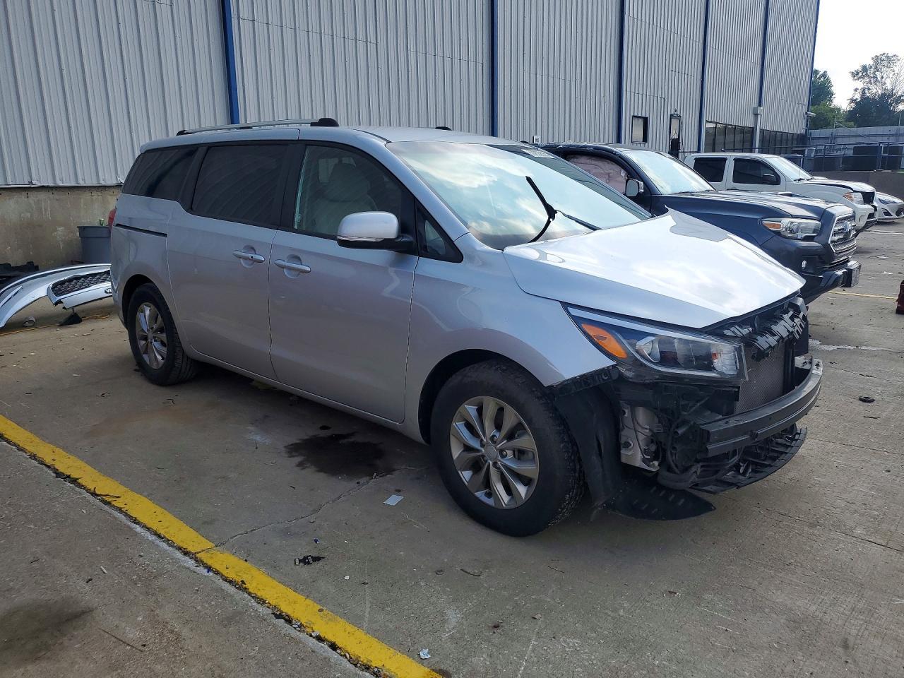 2021 Kia Sedona Lx - Image 4