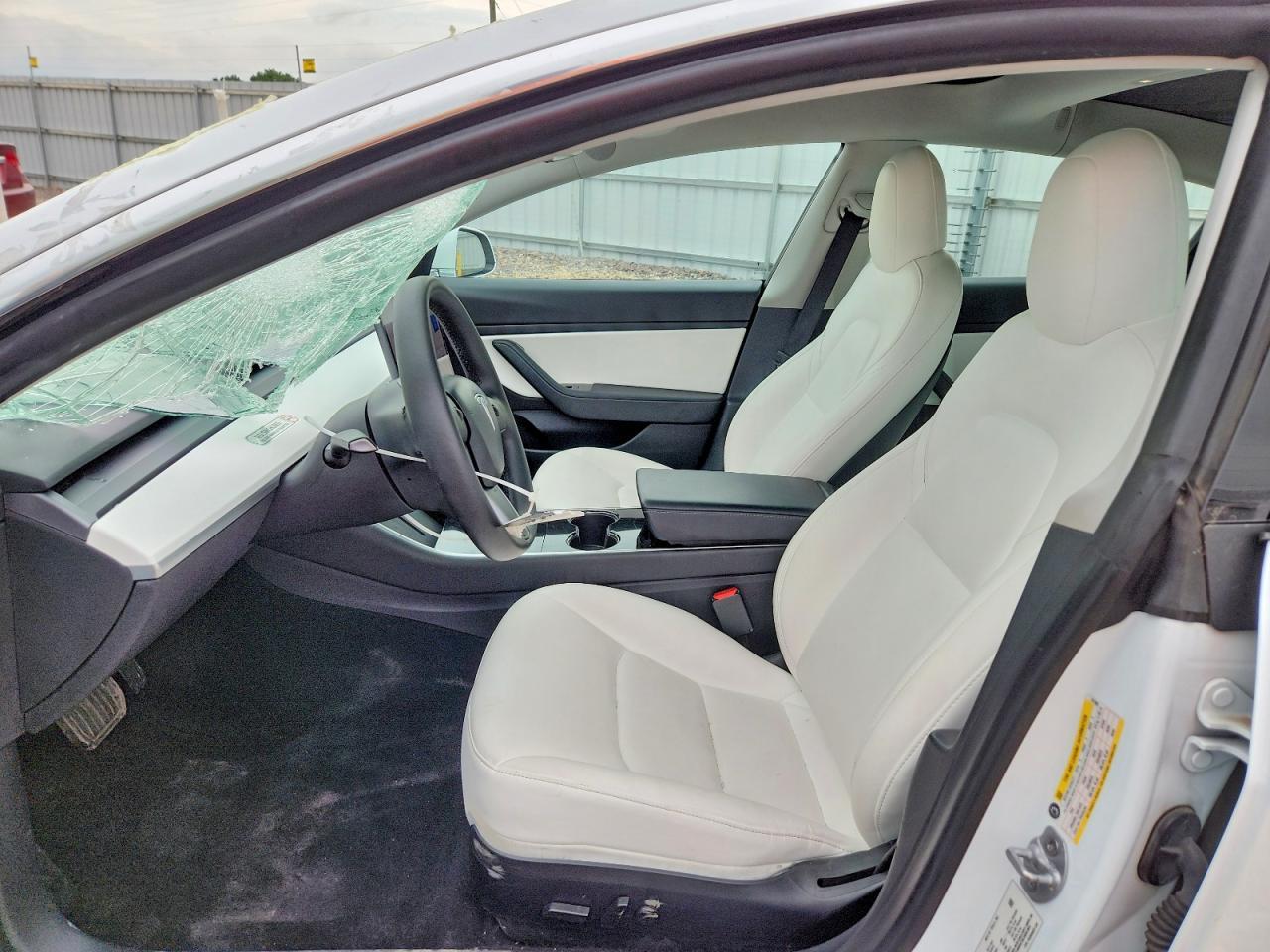 2020 Tesla Model 3 - Image 7