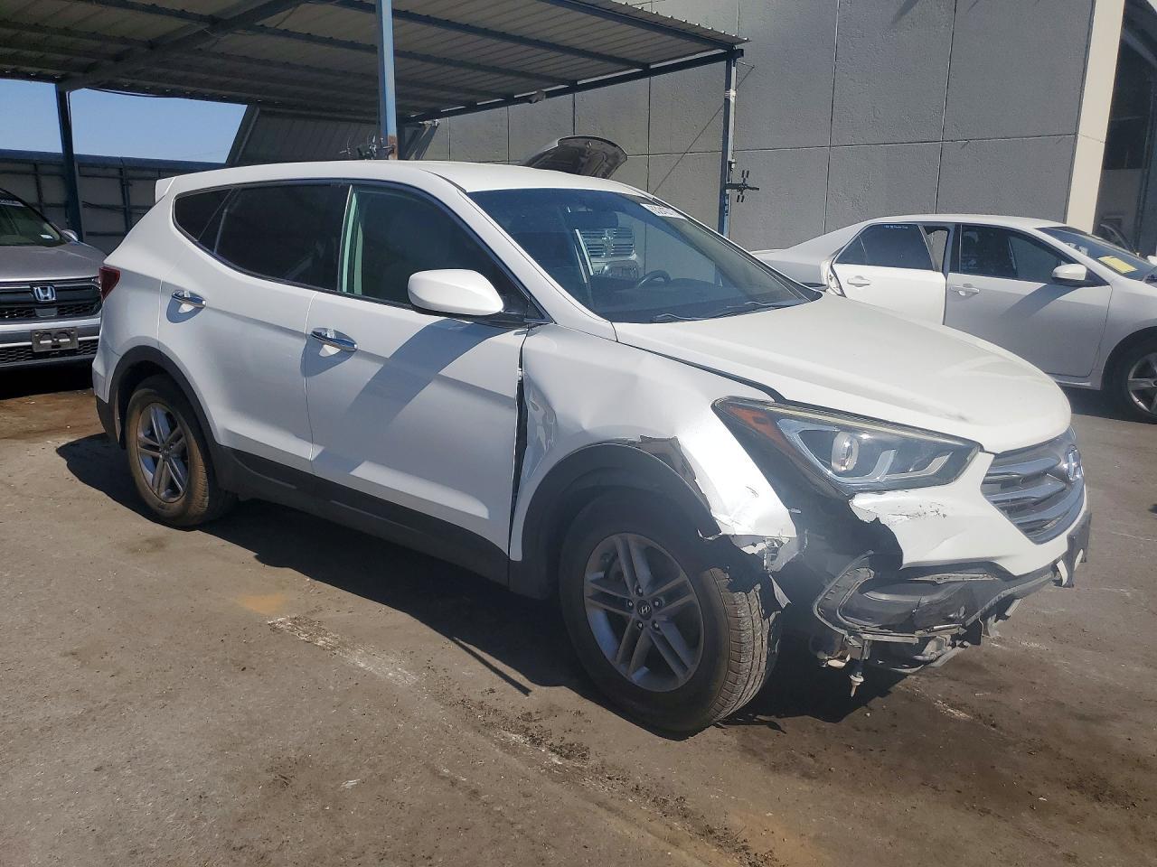 2018 Hyundai Santa Fe Sport 2.4L - Фото 4