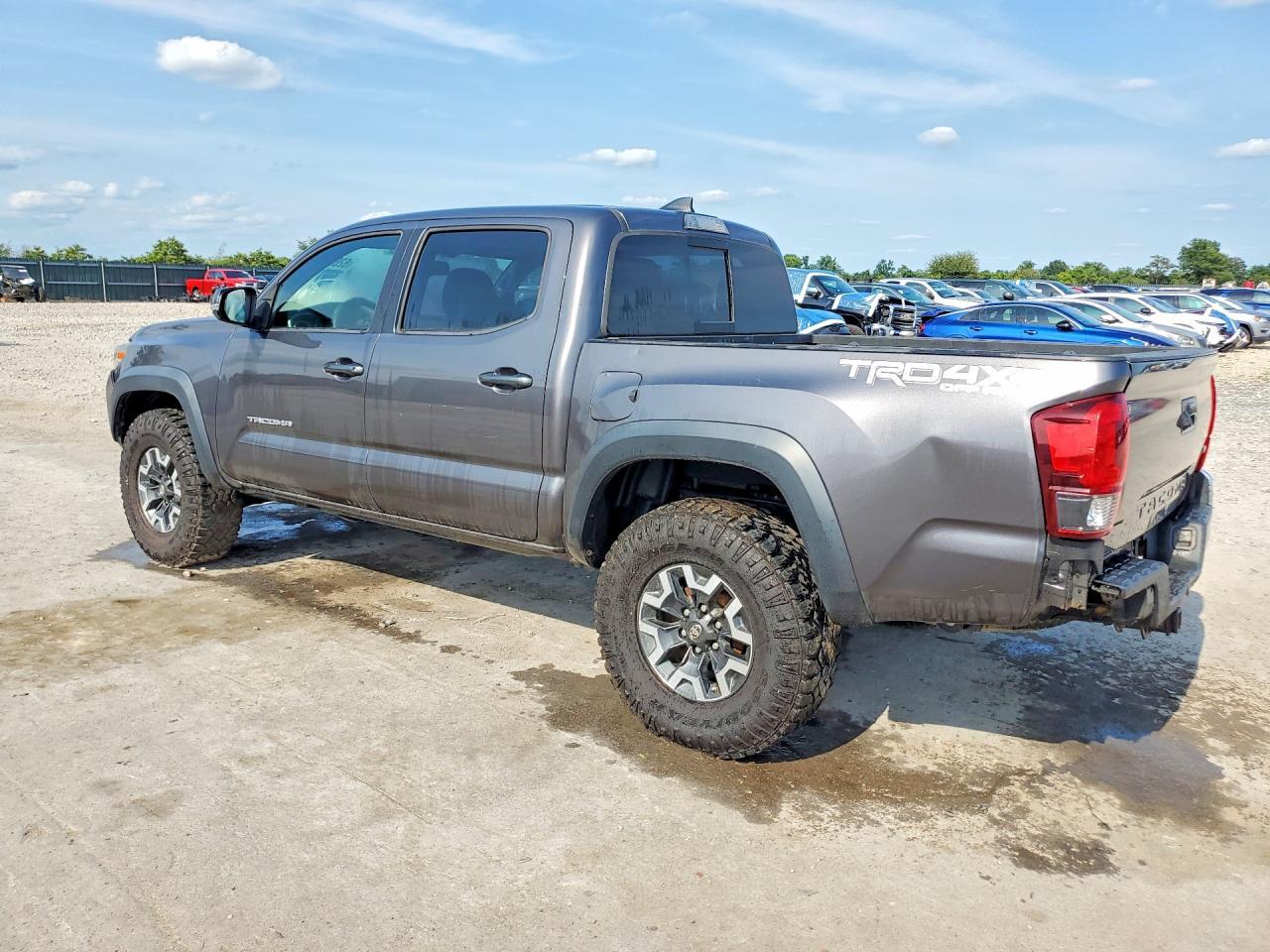 2017 Toyota Tacoma Trd Off-Road - Image 2