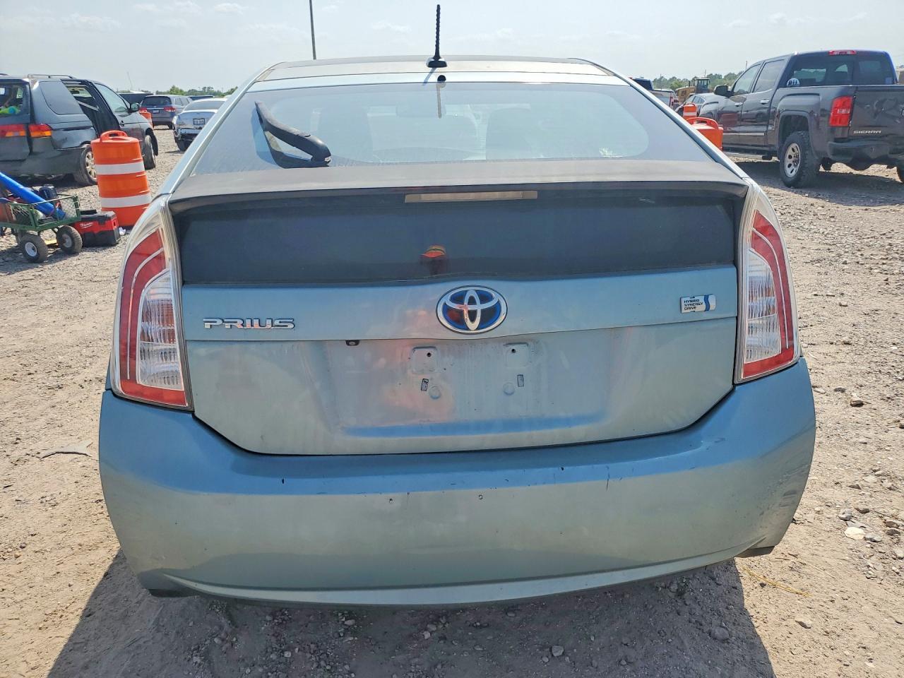 2013 Toyota Prius Three - Image 6