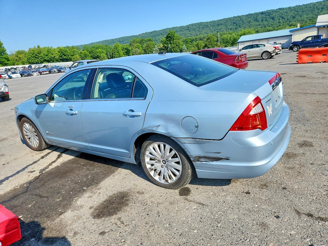 2010 Ford Fusion Hybrid - Image 2