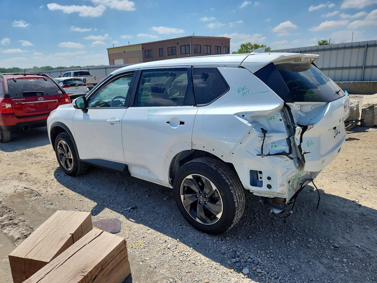 2024 Nissan Rogue Sv - Фото 2