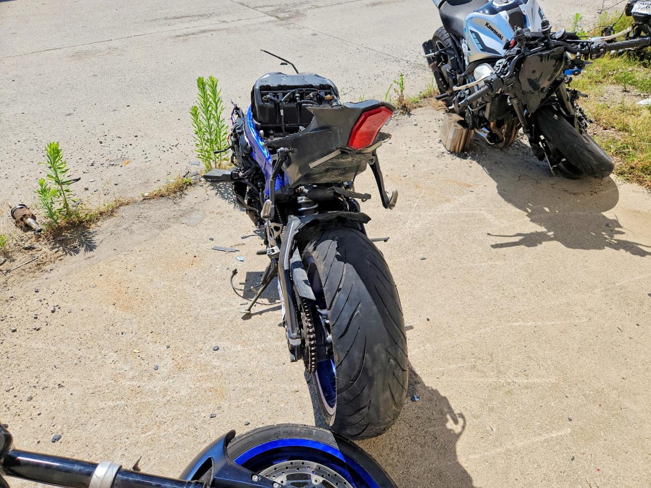 2022 Yamaha Yzfr1 - Image 4