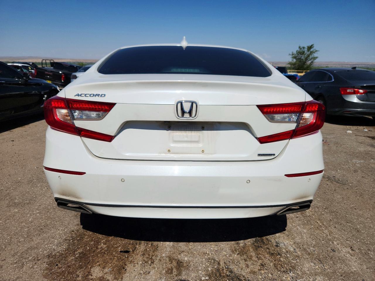 2018 Honda Accord Touring - Image 6