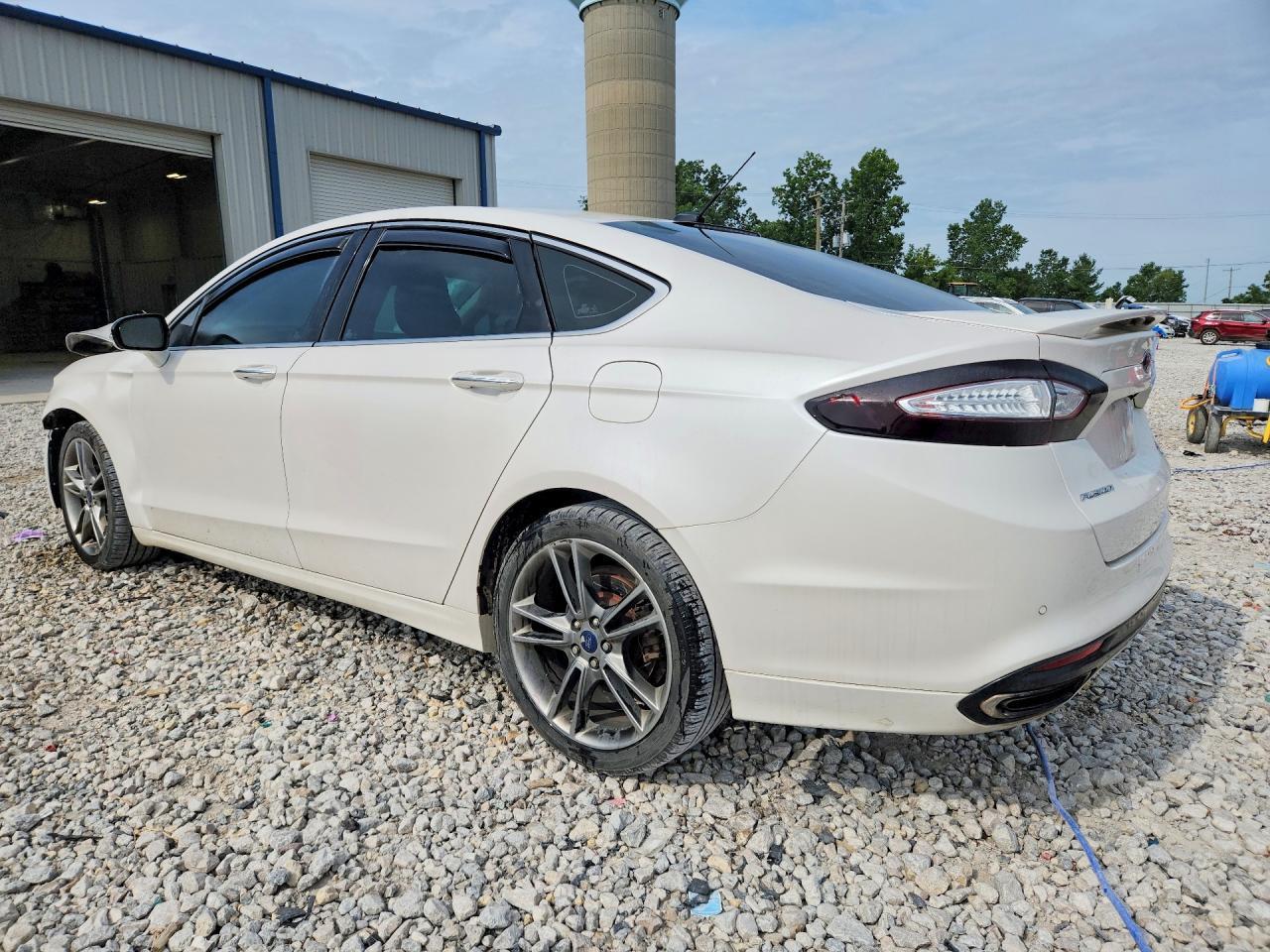 2015 Ford Fusion Titanium - Image 2