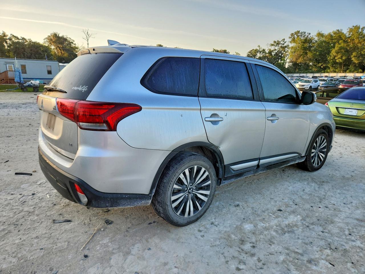 2020 Mitsubishi Outlander Se - Image 3