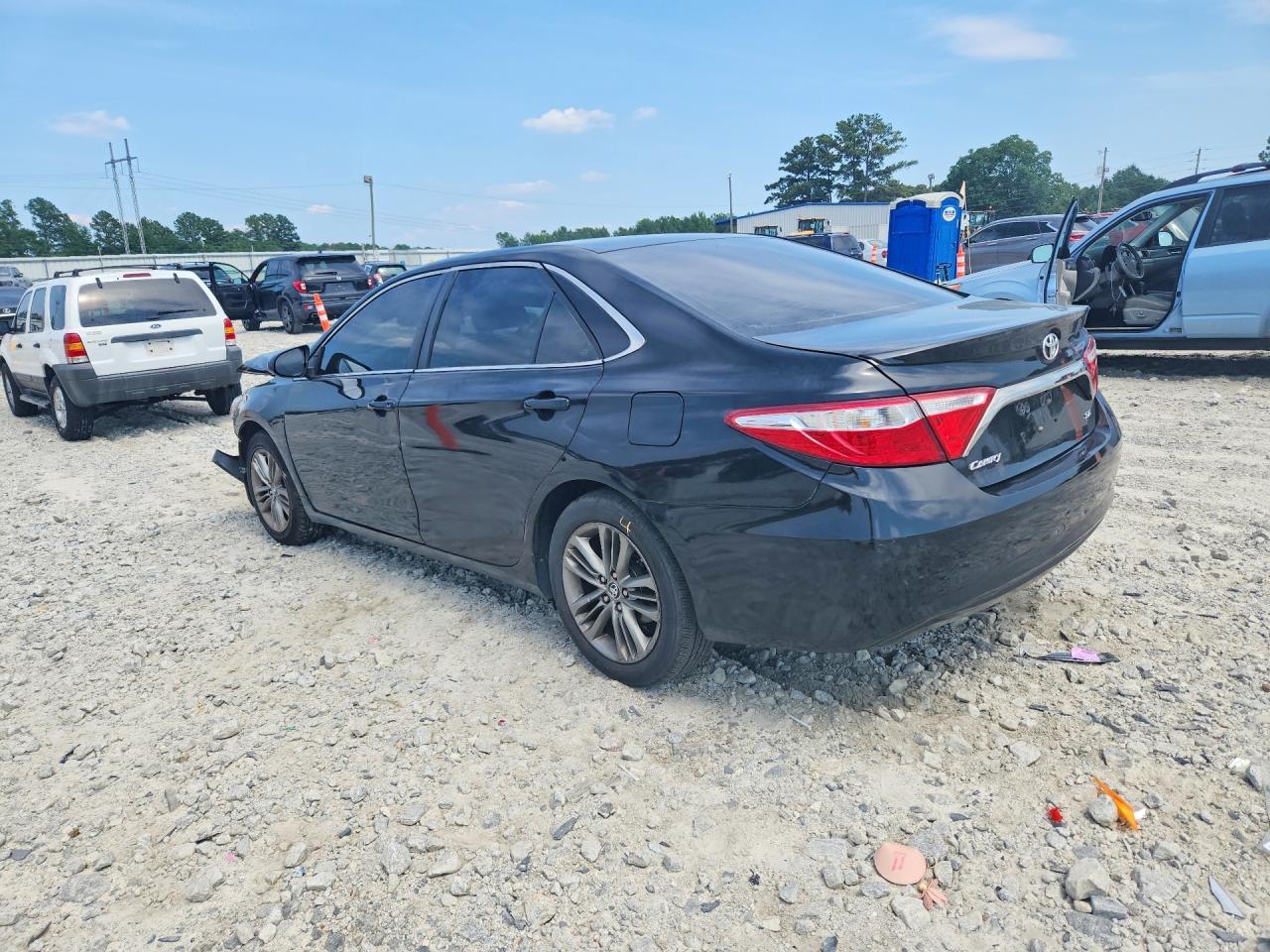 2015 Toyota Camry Se - Фото 2