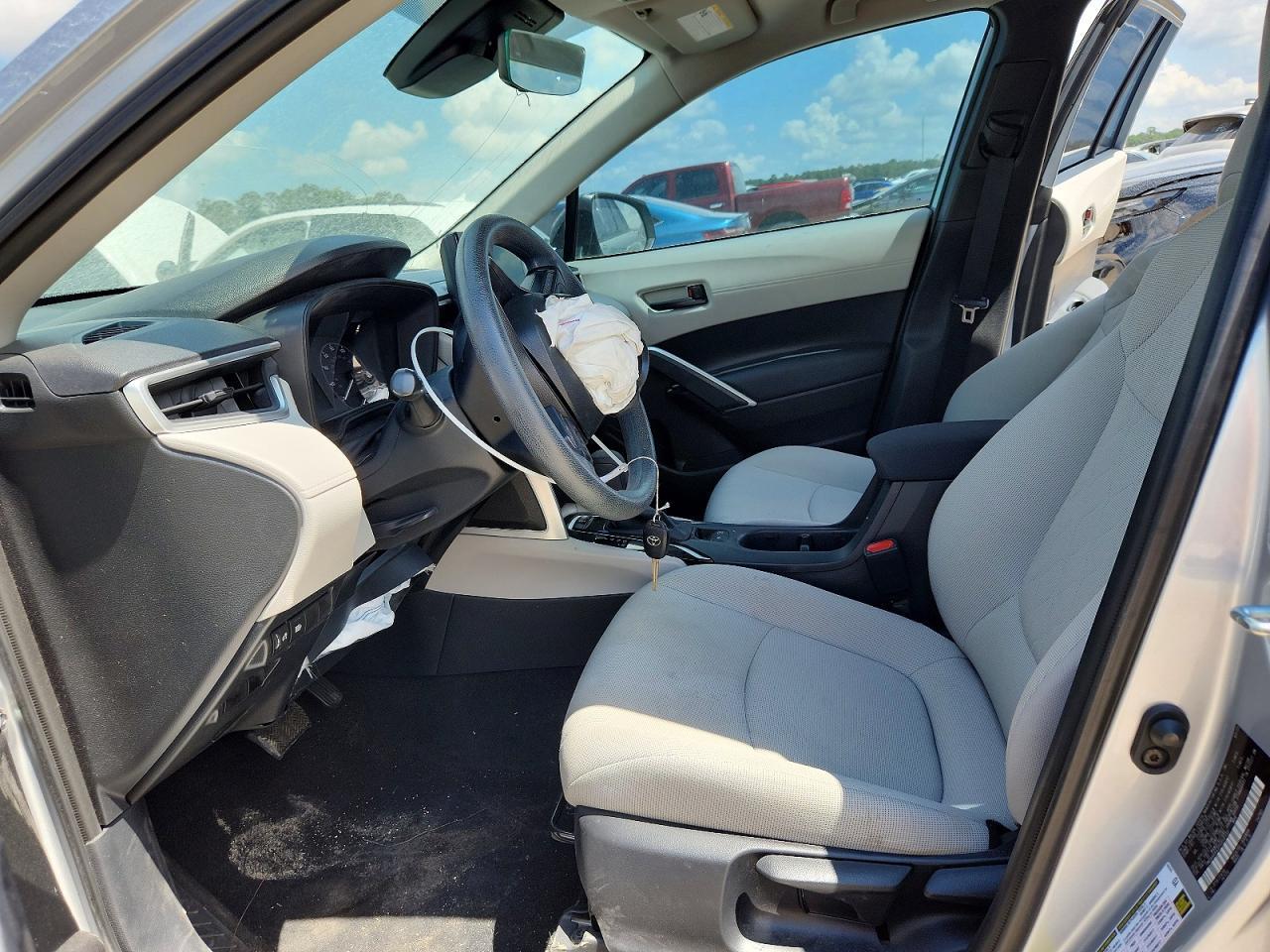 2023 Toyota Corolla Cross L - Фото 7