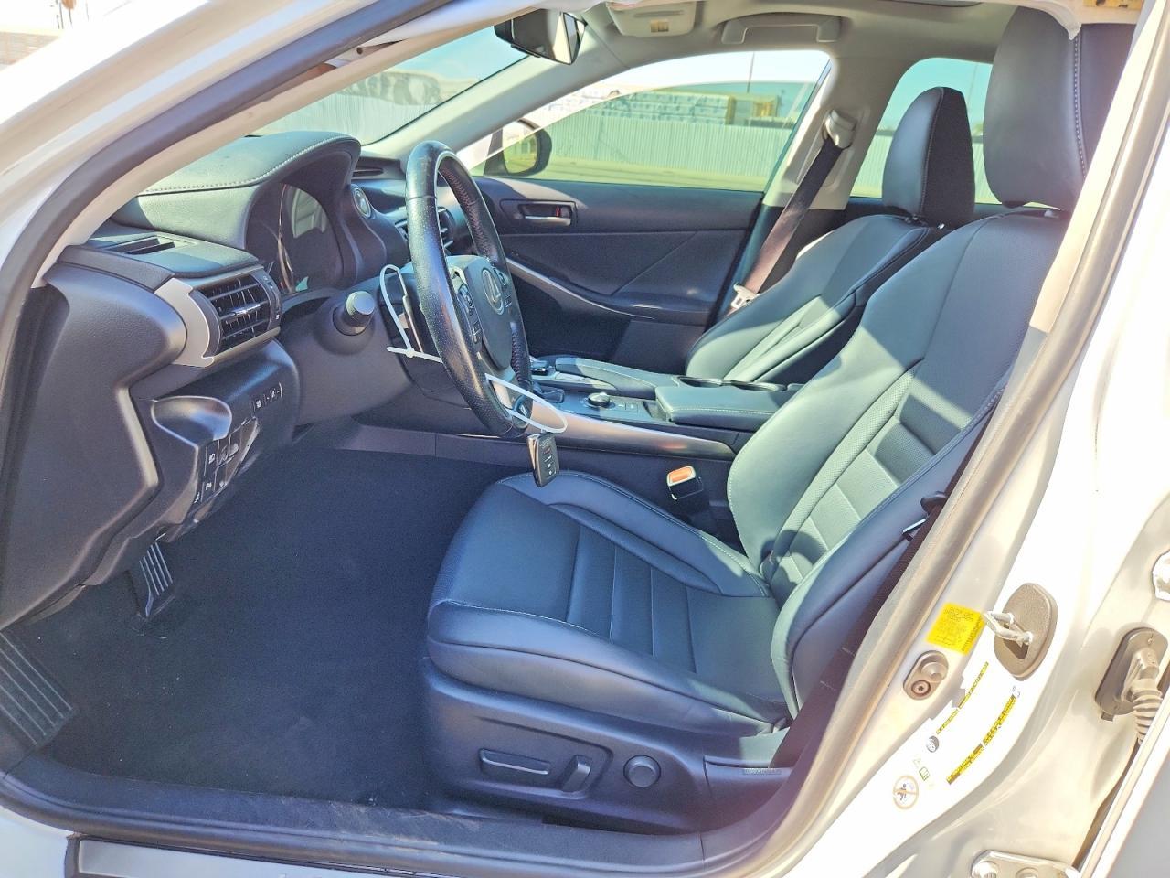 2017 Lexus Is 200T - Фото 7