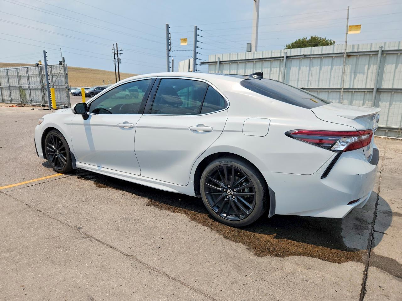 2022 Toyota Camry Xse V6 - Image 2