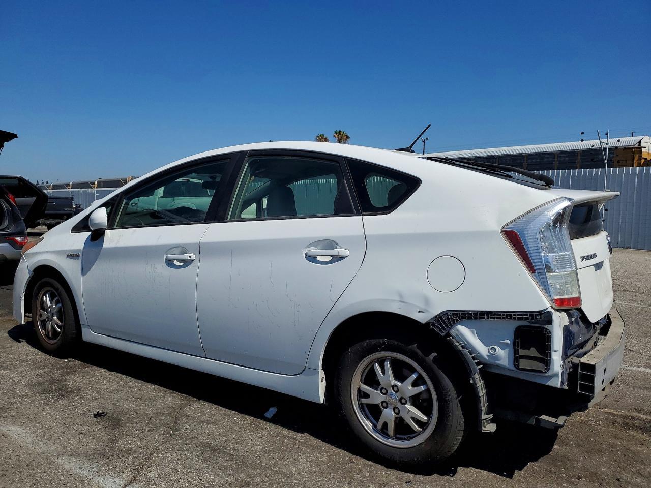 2010 Toyota Prius Ii - Image 2