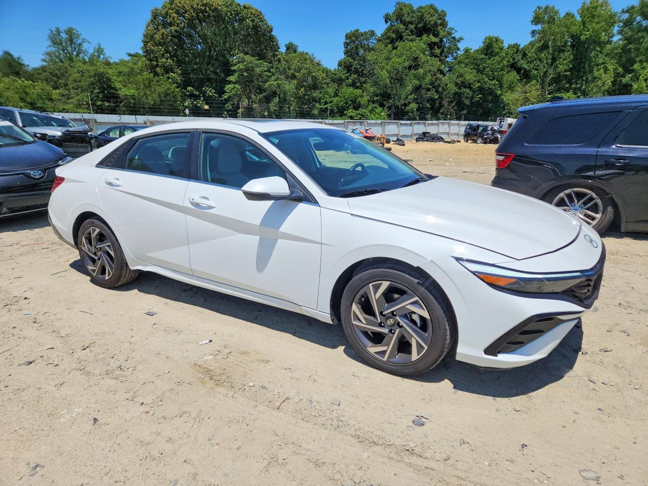 2026 Hyundai Elantra Limited - Image 4