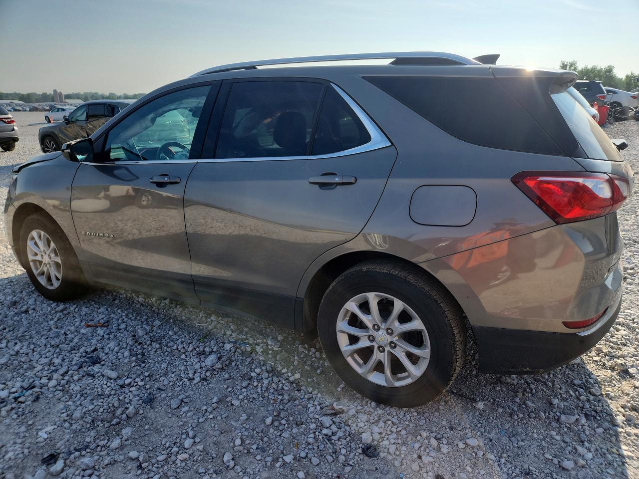 2018 Chevrolet Equinox Lt - Фото 2